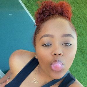 Meet your Posher, Aja